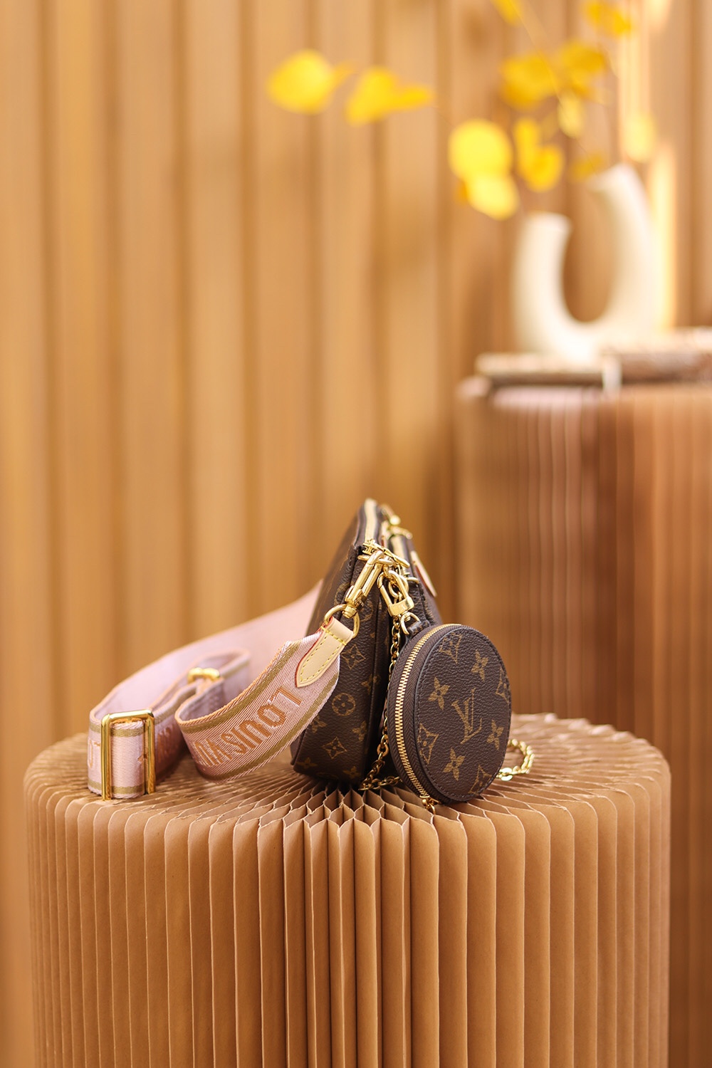 Louis Vuitton 𝙈𝙐𝙇𝙏𝙄 𝙋𝙊𝘾𝙃𝙀𝙏𝙏𝙀 5 in 1 MM44840