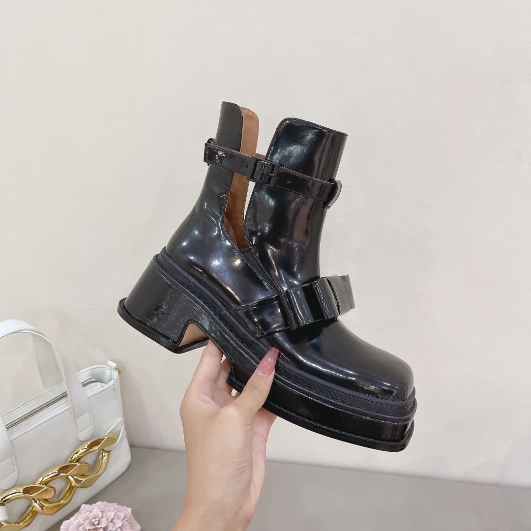shushuton | 𝟐𝟎𝟐𝟏/𝐒𝐒 𝐧𝐞𝐰 2022 fall and winter runway show models, thick-soled square toe waterproof platform boots