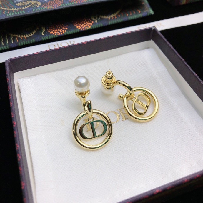 Dior Petit CD earrings