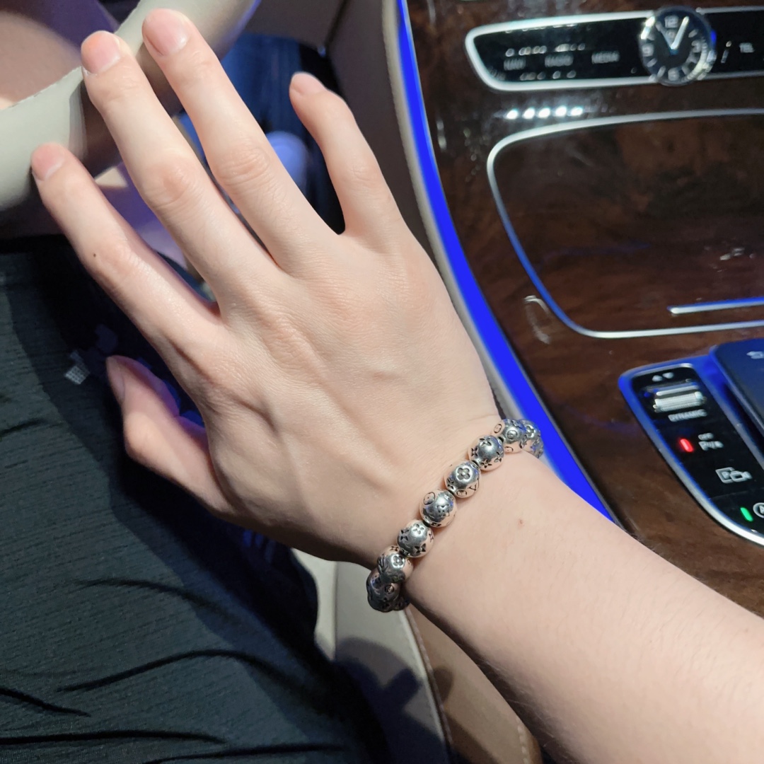 Louis Vuitton LV bracelet🇷🇼 multi-element thai silver style bracelet Couple with the same model