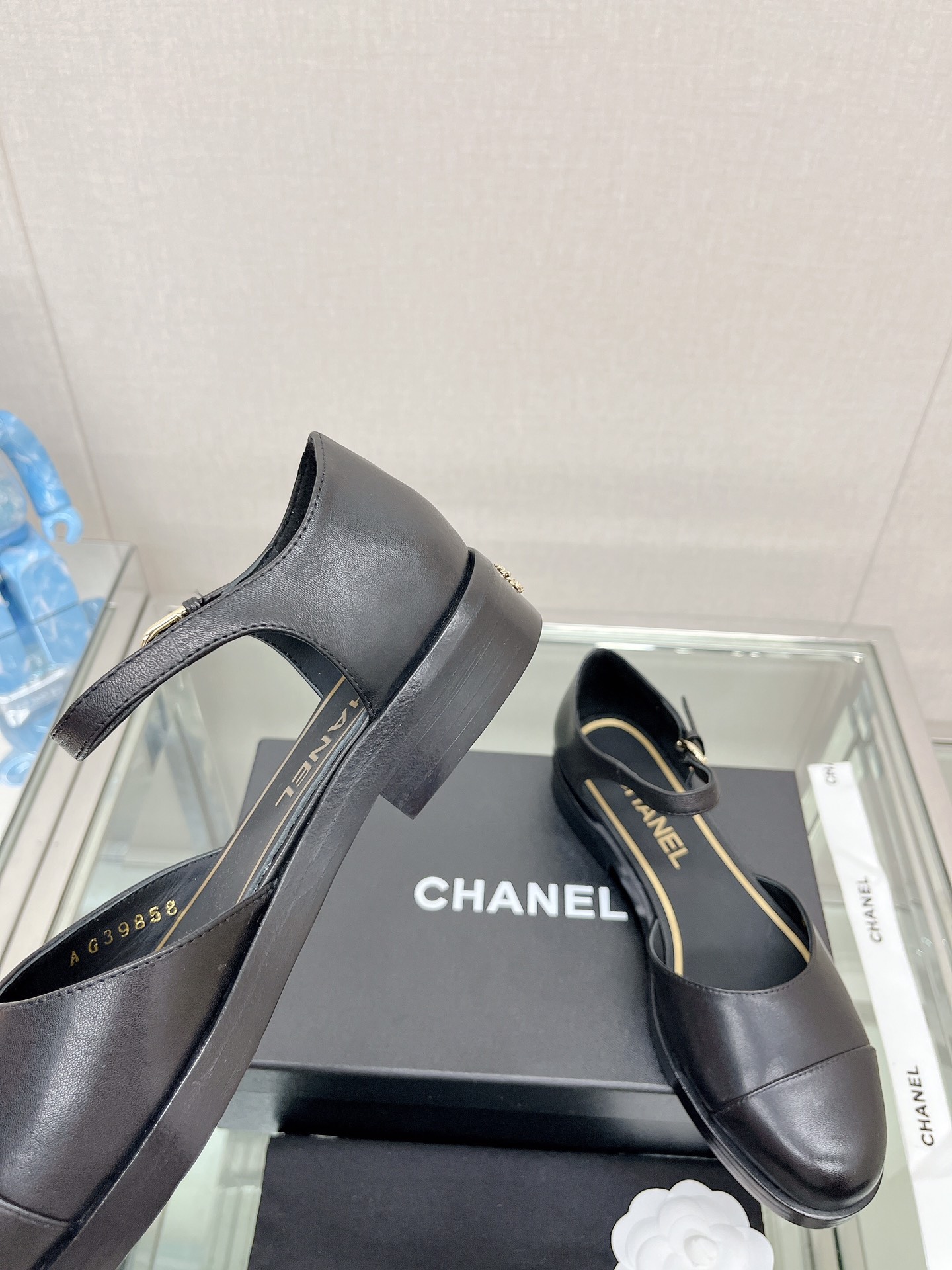 CHANEL 23Ss small incense thick bottom Mary Jane hollow sandals imported lambskin