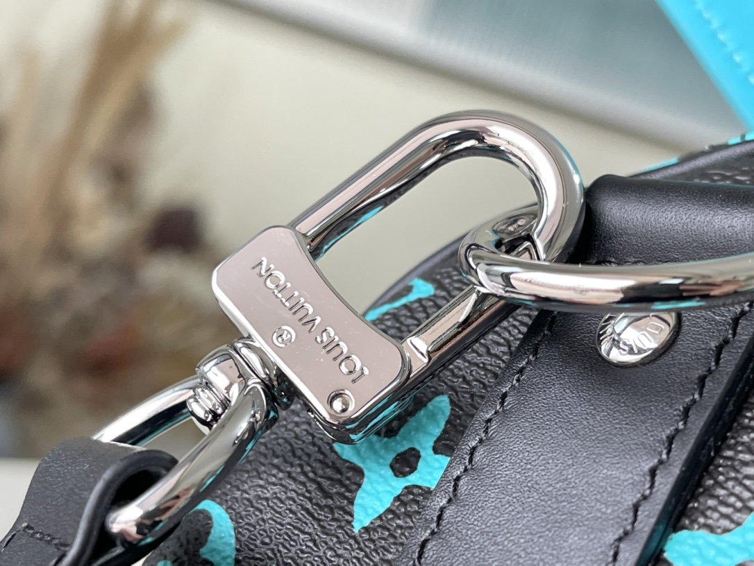 𝐋𝐎𝐔𝐈𝐒 𝐕𝐔𝐈𝐓𝐓𝐎𝐍     M21938