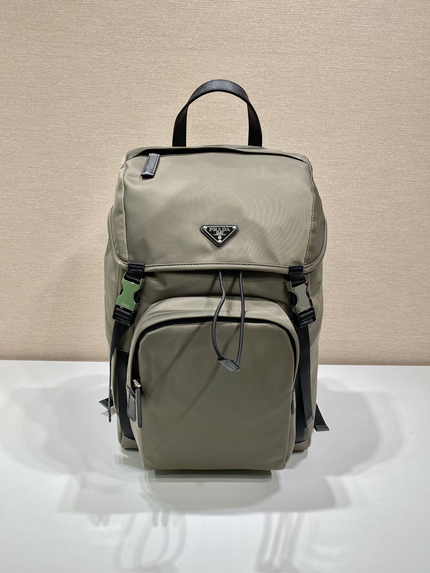 𝐏𝐑𝐀𝐃𝐀 New Shoulder Bag 2VZ135