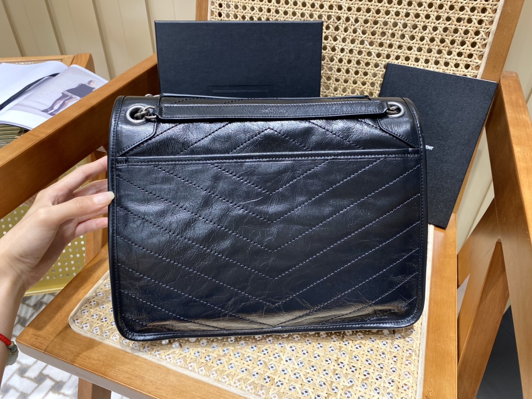 SAINT LAURENT  𝑵𝒊𝒌𝒊 𝑳𝒂𝒓𝒈𝒆_𝟯𝟮𝒄𝒎 #498830