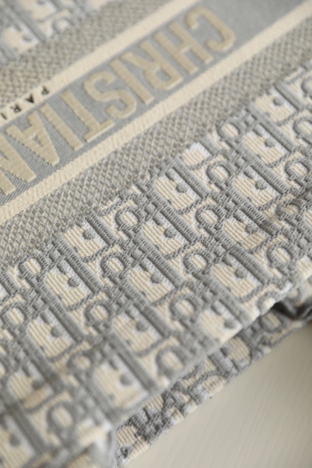 DIOR TOTE old flower pattern