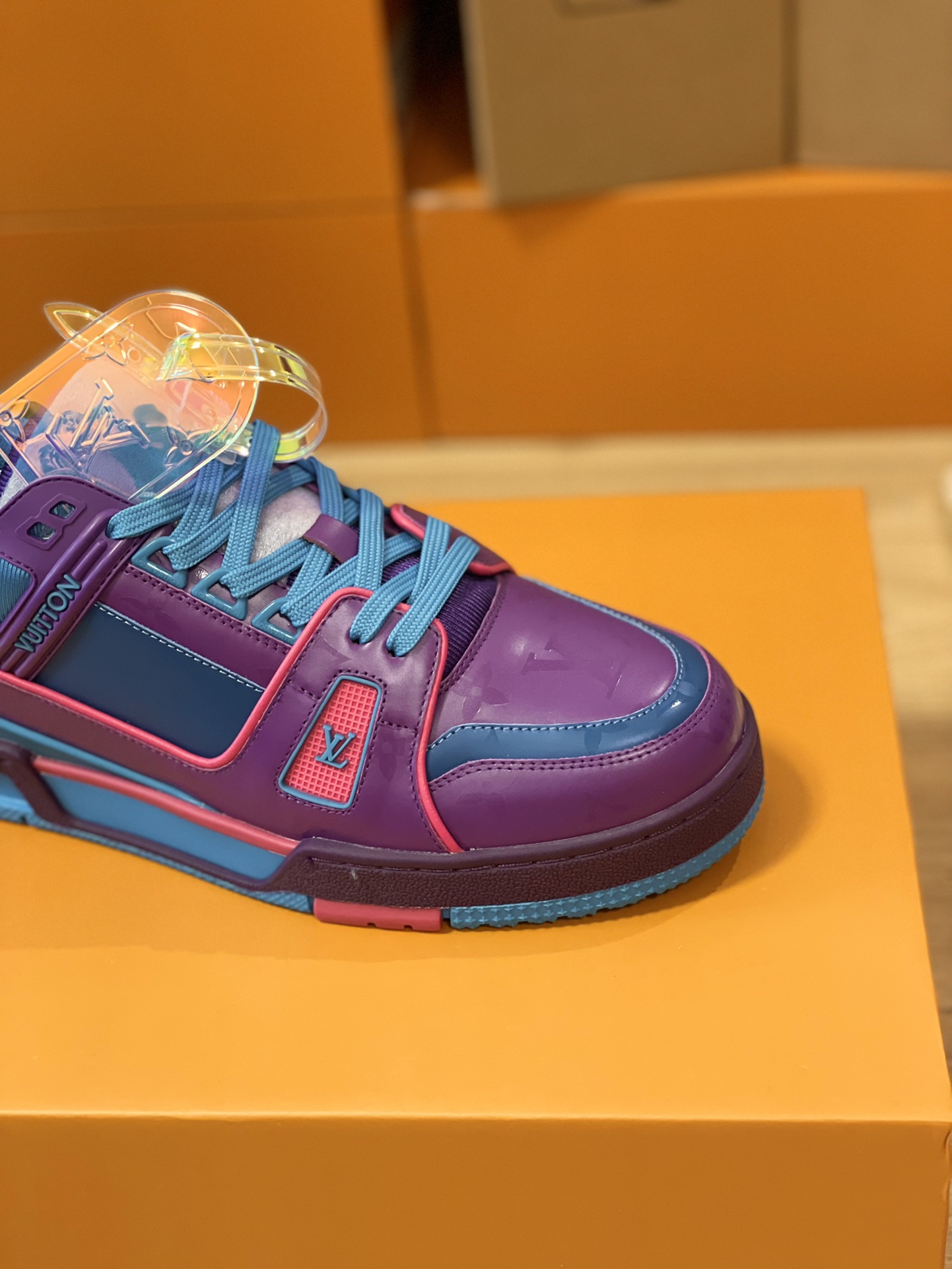 Louis Vuitton couple models LVTRAINER sneakers model number MS0119