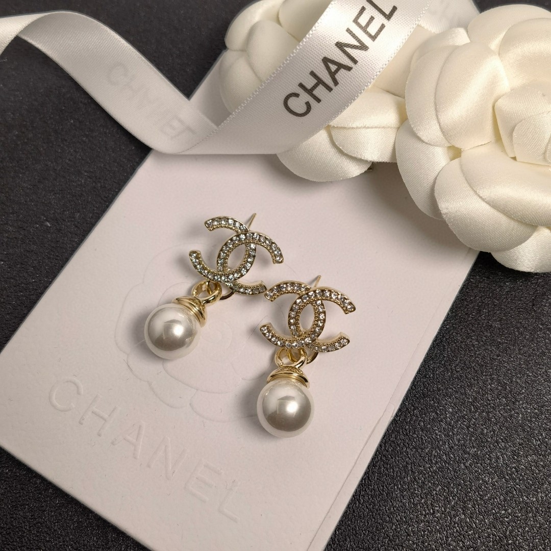 CHANEL🇫🇷Xiaoxiang micro-inlaid crystal diamond tassel water drop crystal diamond pearl letter earrings earrings