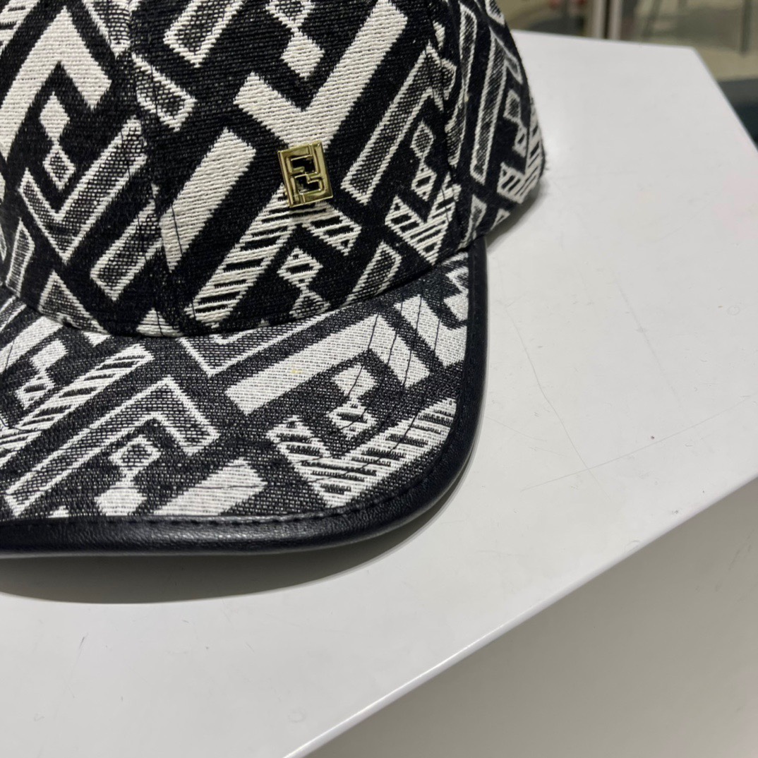 Fendi presbyopia series baseball cap
