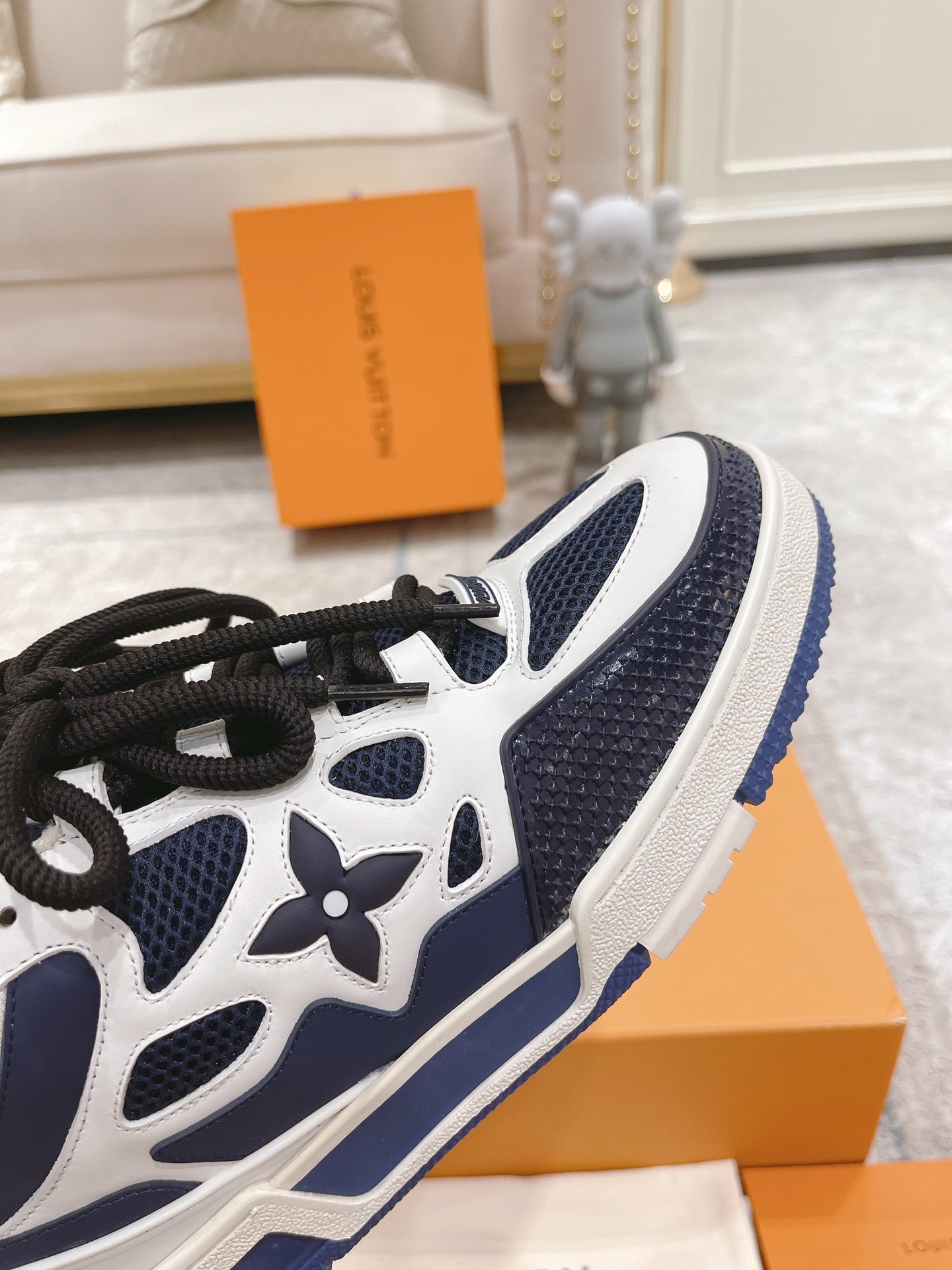 Louis Vuitton couple models DIY buckle sneakers sneakers