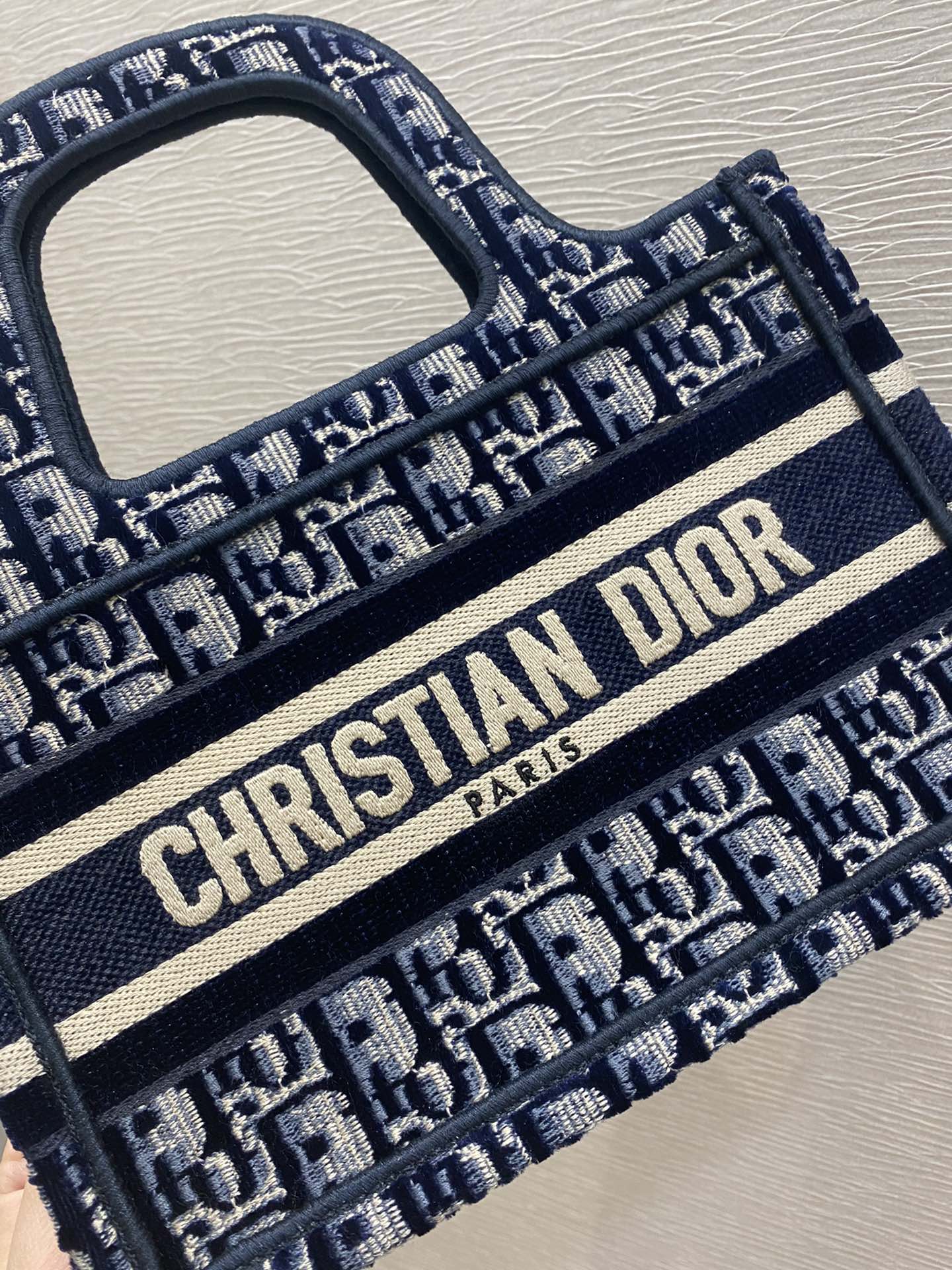 The latest velvet collection for fall/winter, Book Tote