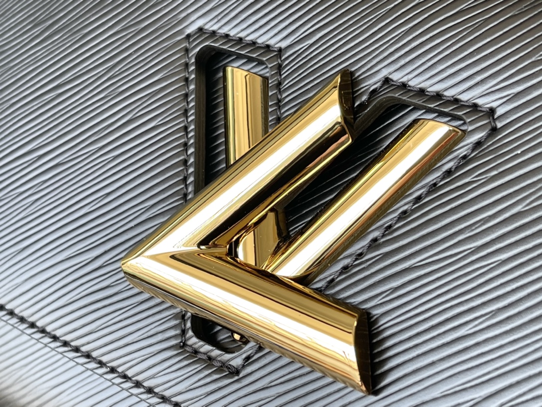 𝐋𝐎𝐔𝐈𝐒 𝐕𝐔𝐈𝐓𝐓𝐎𝐍      M21554