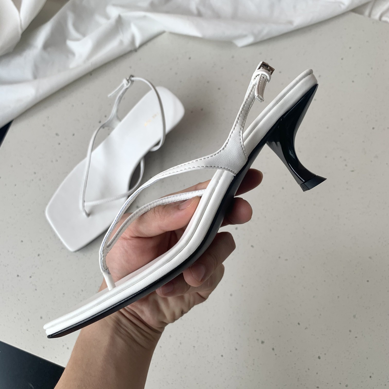 THE ROW | 𝟐𝟎𝟐𝟏/𝐒𝐒 𝐧𝐞𝐰 21/spring/summer clip-on sandals- Bespoke exclusive imported sheepskin