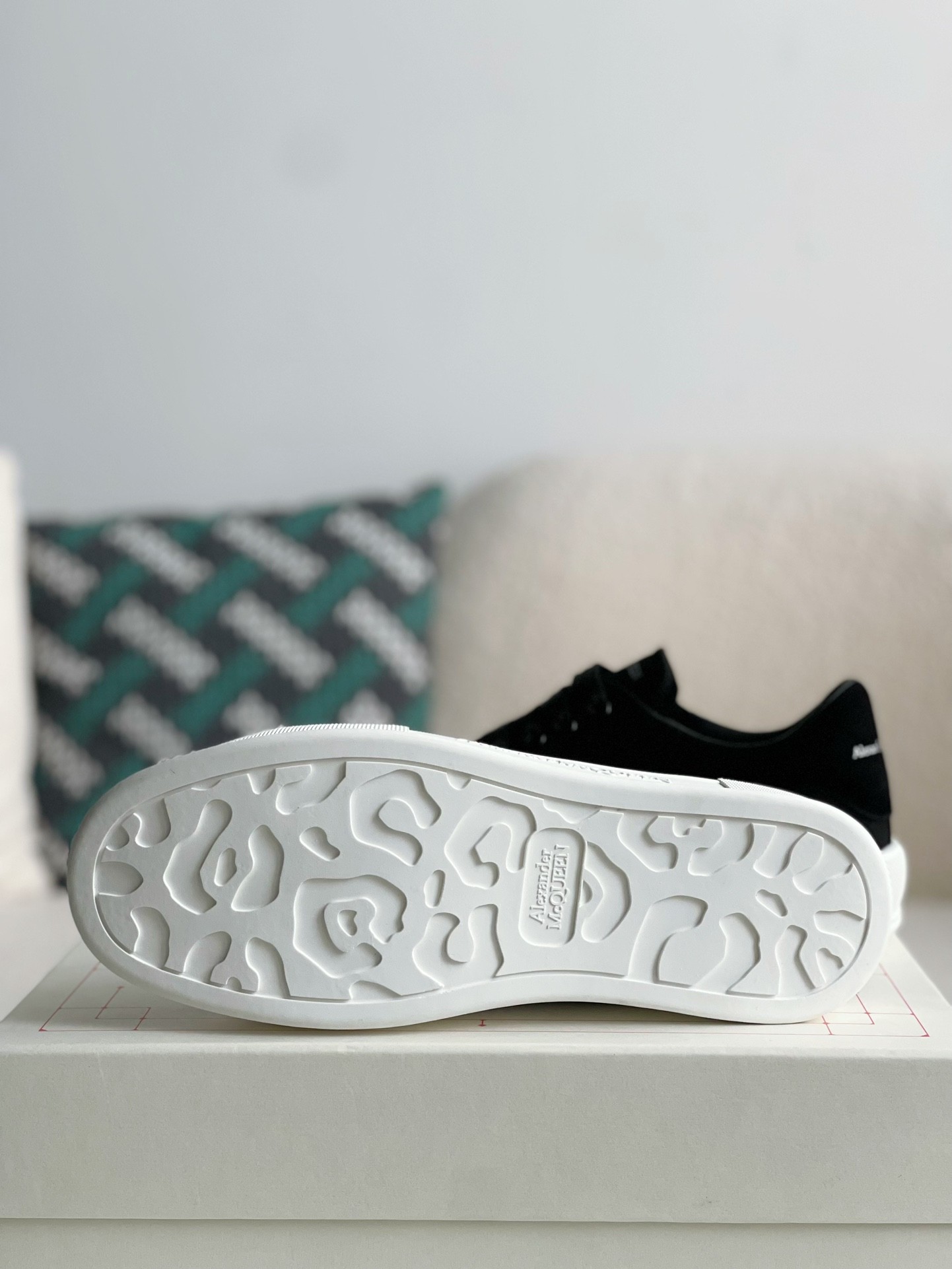 Alexander McQueen versatile Sneakers