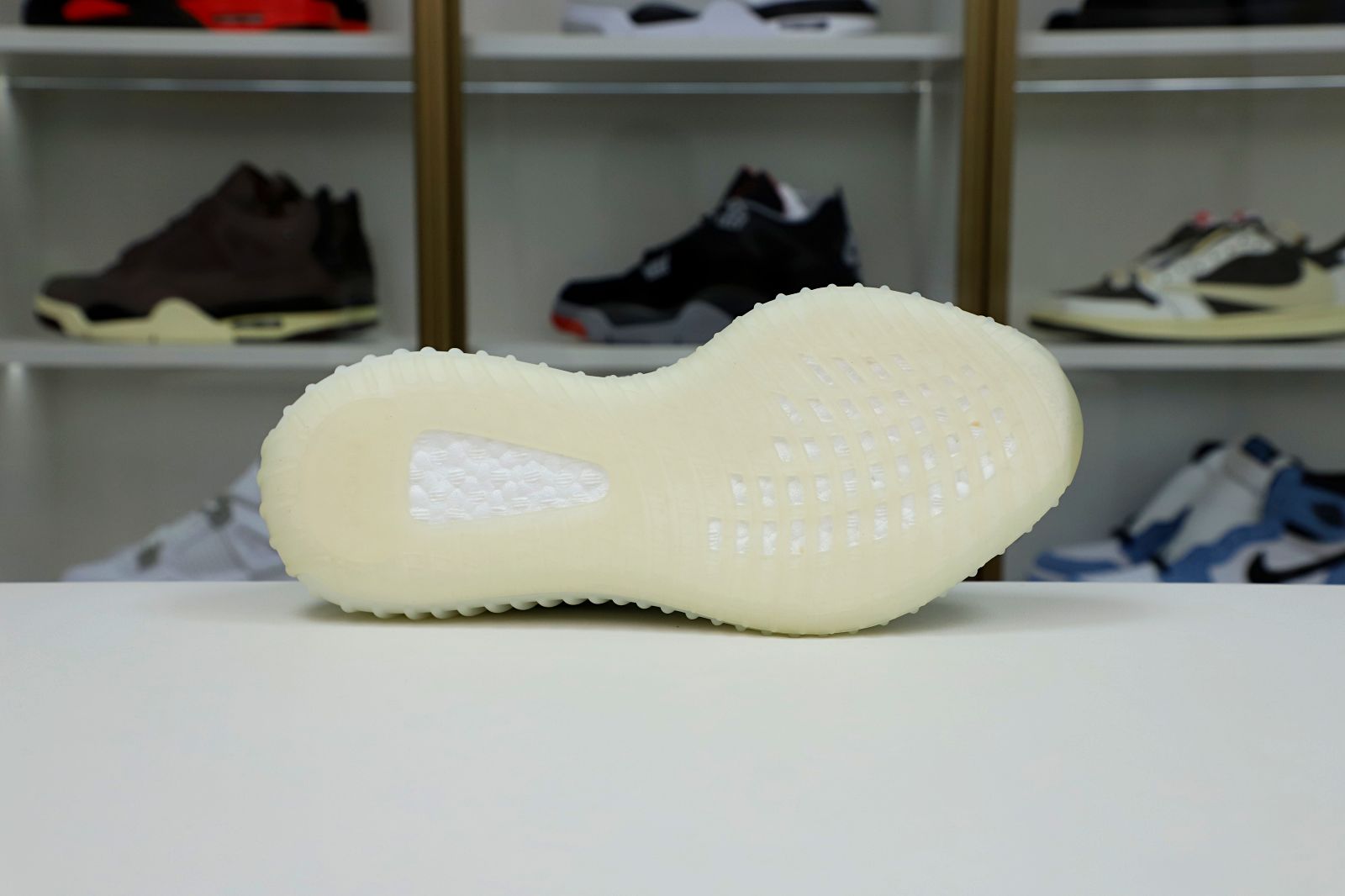 YEEZY BOOST 350 V2 CLOUD WHITE REFLECTIVE