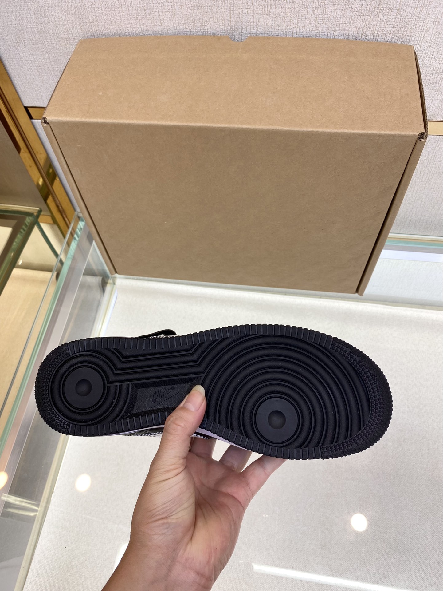 Louis Vuitton Nike Joint 🆕 Men's Abbesses High Top Sneakers