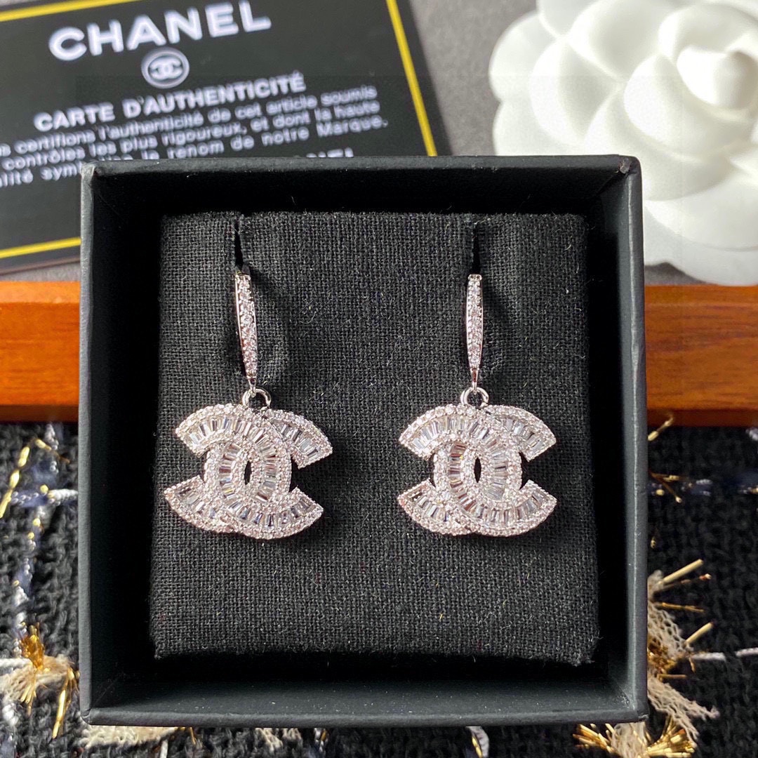 CHANEL🇫🇷Xiaoxiang earrings