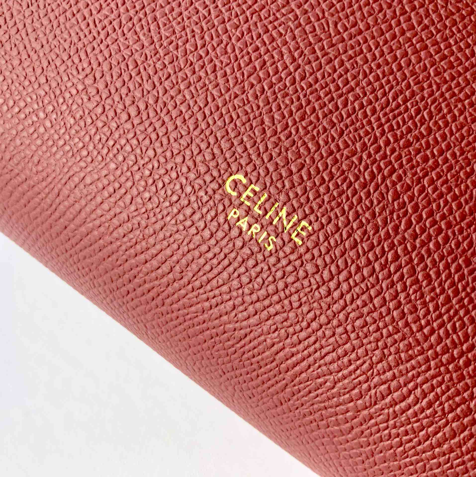 𝐂𝐞𝐥𝐢𝐧𝐞 BELT MICRO BAG in grained calfskin