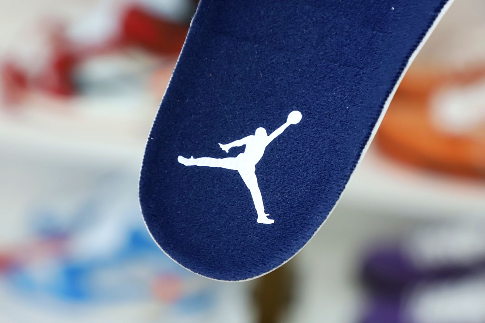 AIR JORDAN 4 RETRO MIDNIGHT NAVY DH6927-140