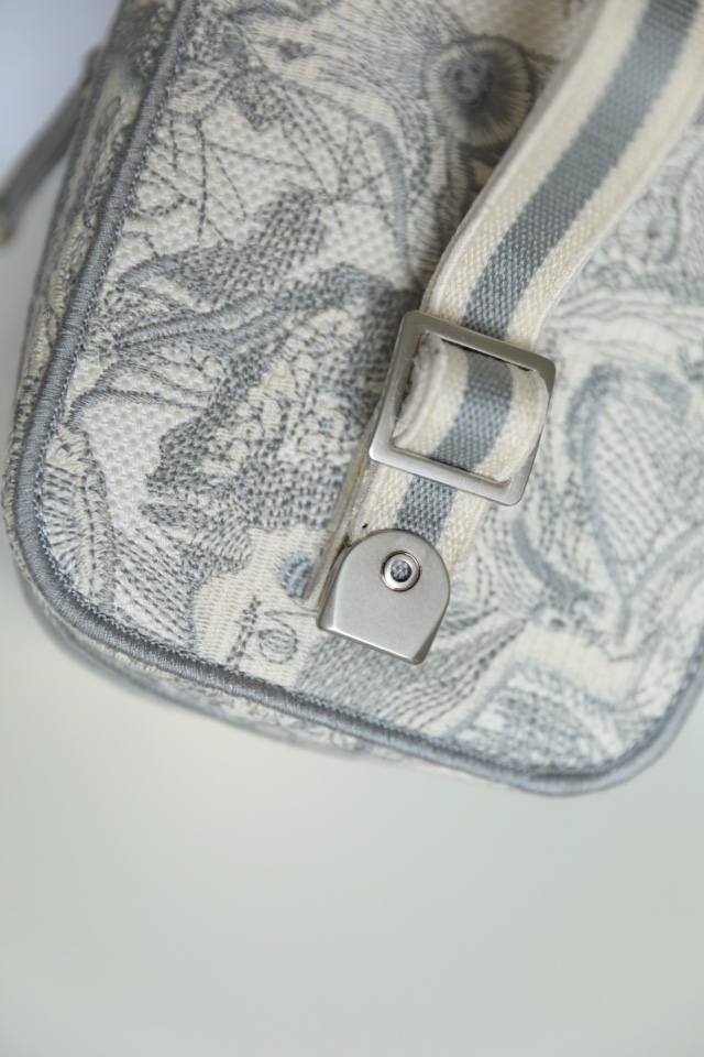 DIOR TRAVEL VANITY Cosmetic Bag