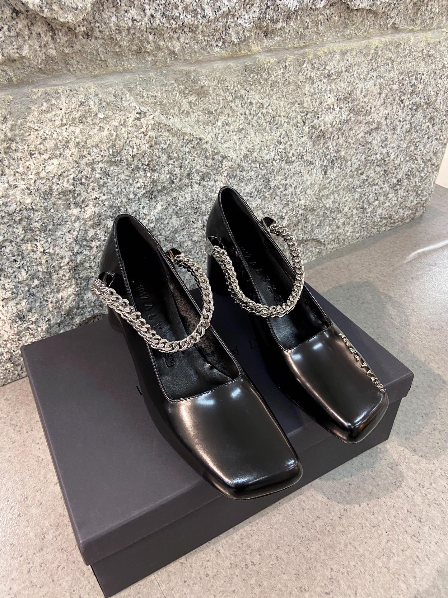 1017 ALYX 9SM chain high heels