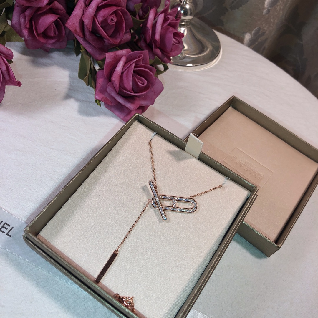Hermes necklace