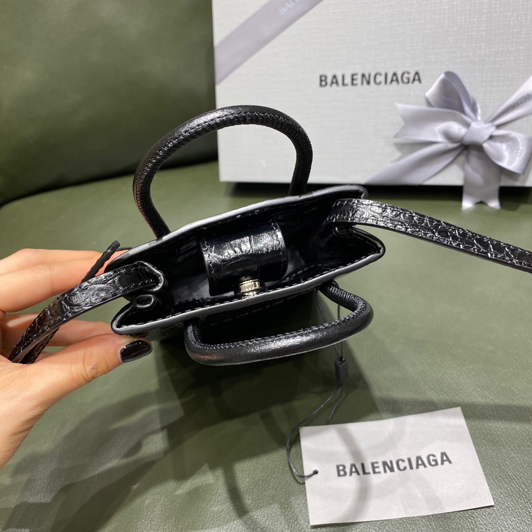 BALENCIAGA 𝗦𝗵𝗼𝗽𝗽𝗶𝗻𝗴 𝗯 𝗮𝗴 Crocodile shopping paper bag