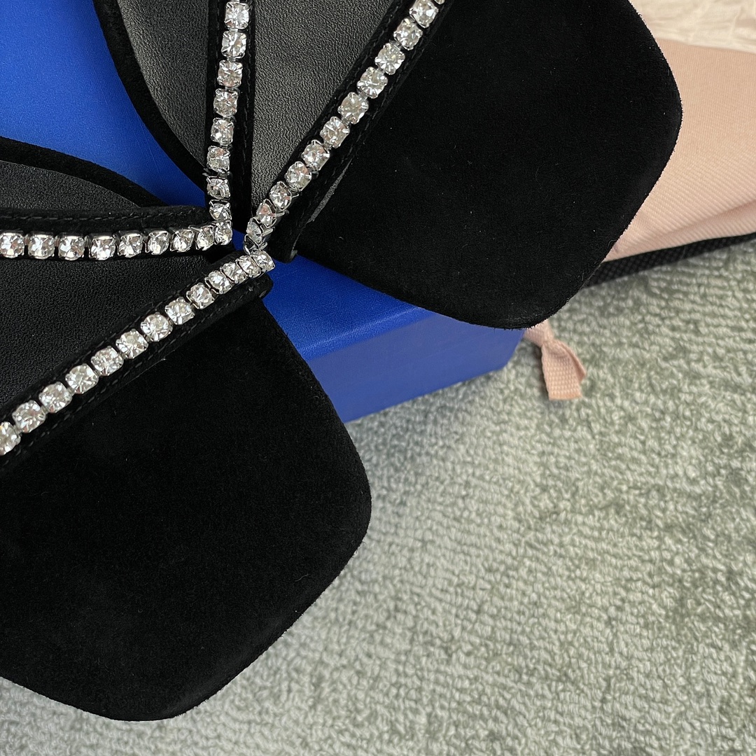 Stuar*t weitzma*n chain sandals