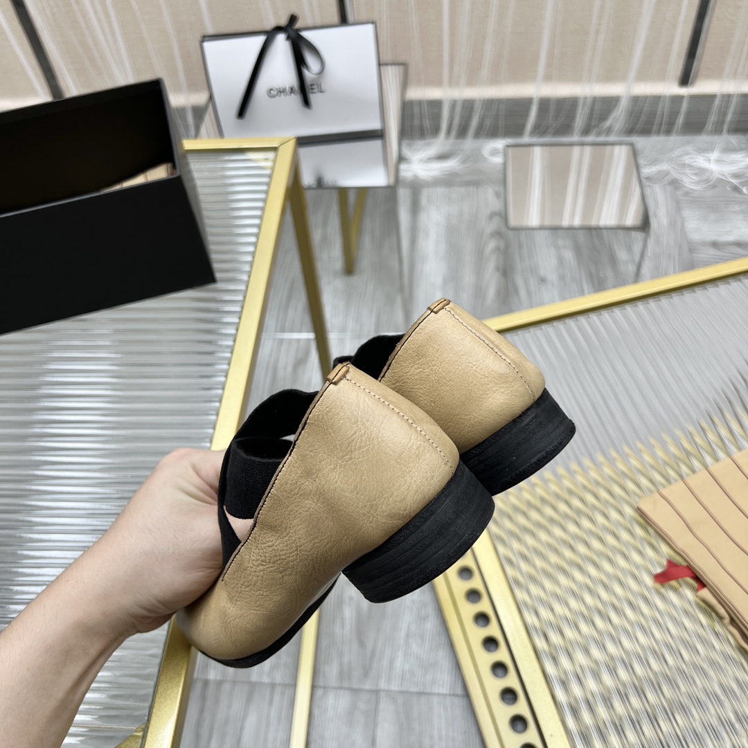 𝐔𝐌𝐀 𝐖𝐀𝐍𝐆｜𝟐𝟎𝟐𝟑/𝐒𝐒 𝐧𝐞𝐰  UMA WANG classic models retro do old ballet shoes