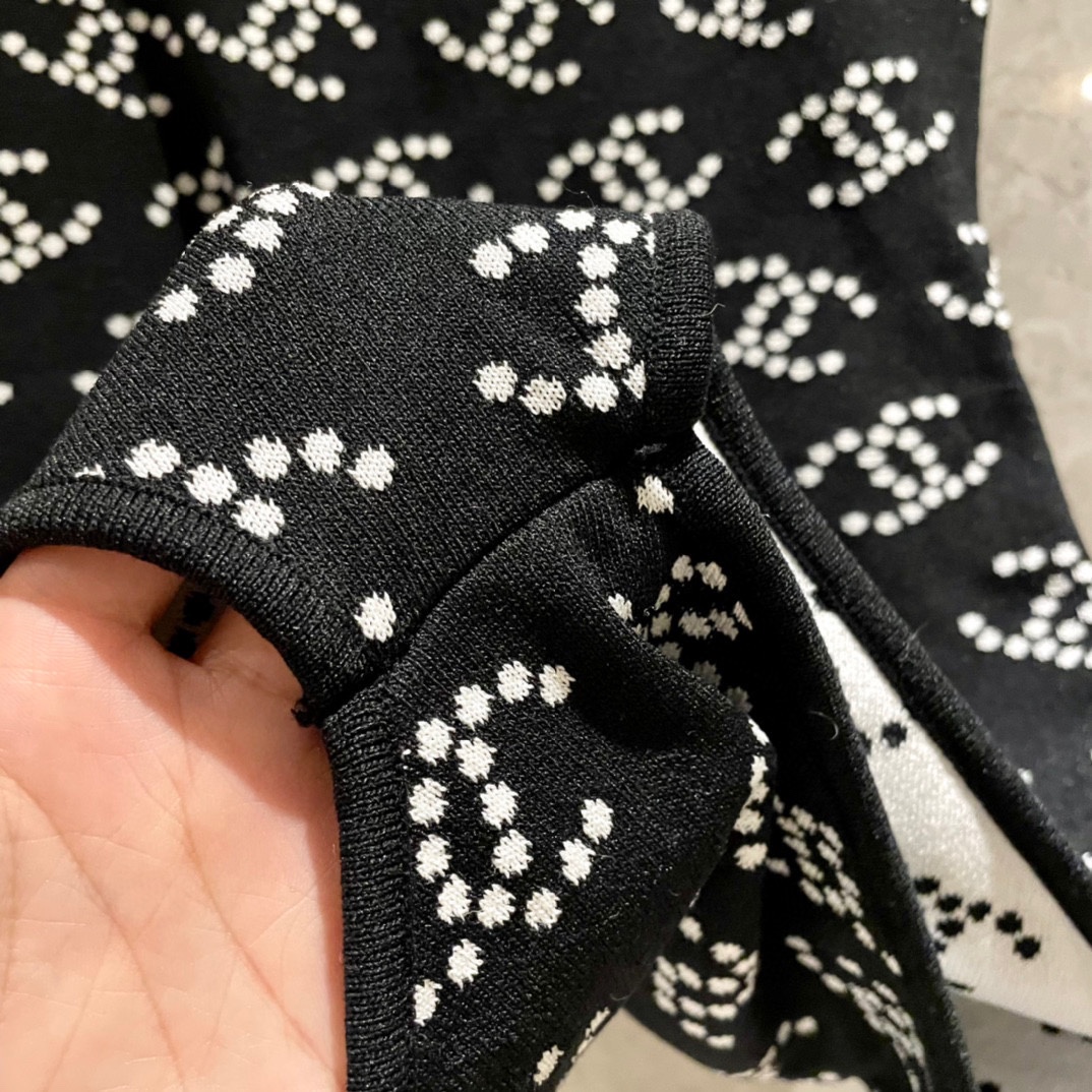 Chanel new imported knitted swimsuit