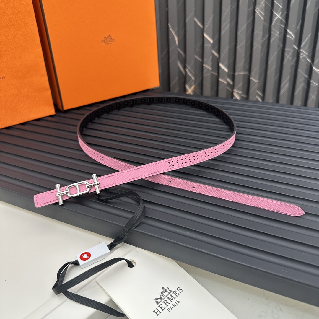 Reversible belt in Hermes Swift and perforated Epsom calfskin