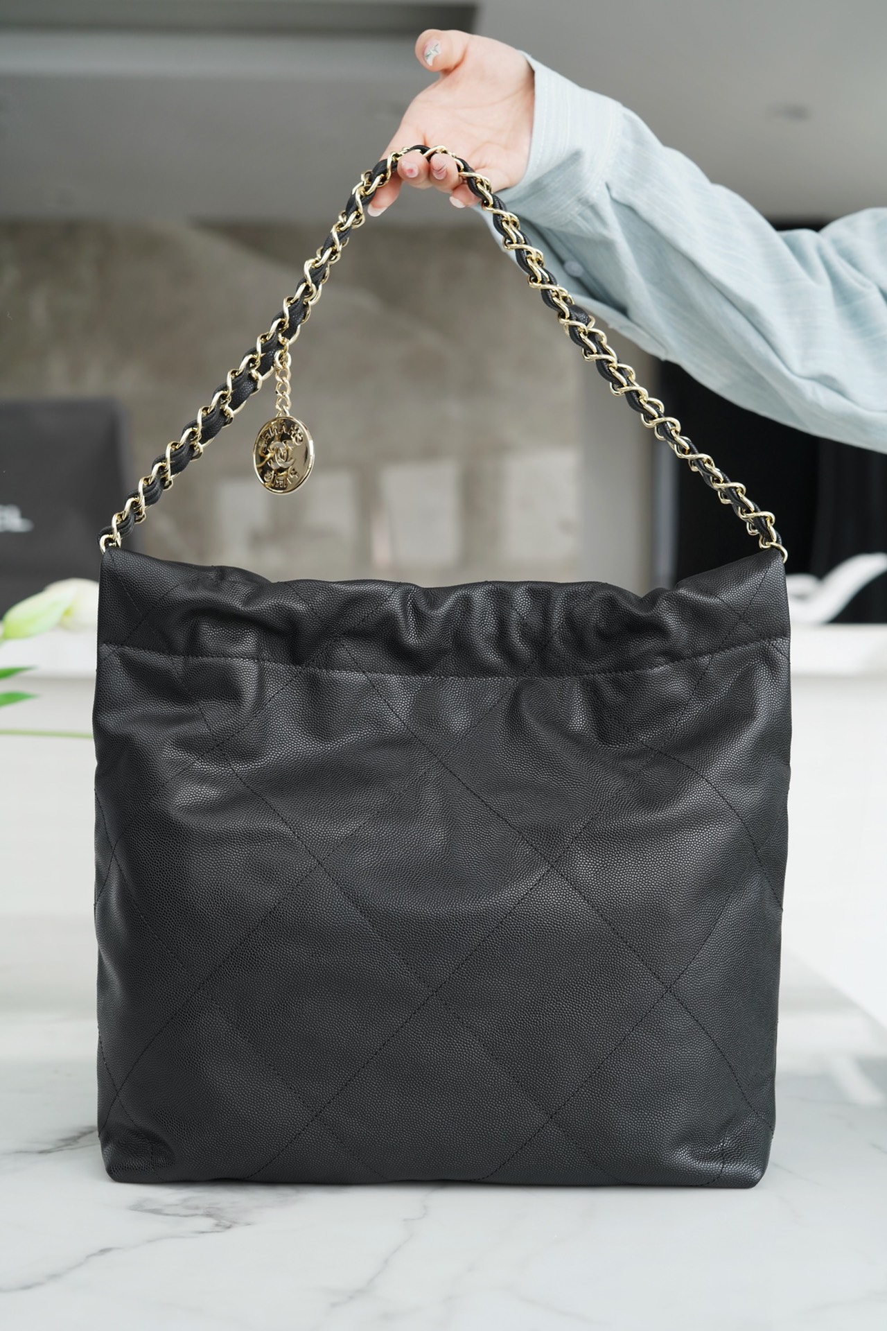 𝗖𝗛𝗔𝗘𝗡𝗟✦ 𝟐𝟐𝗣Spring/Summer New 𝟐𝟐Handbag Black Gold Caviar