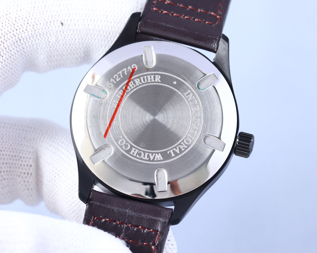 IWC- The line staff series lW5127537 movement automatic mechanical Swiss machine 2824 316 stainless steel