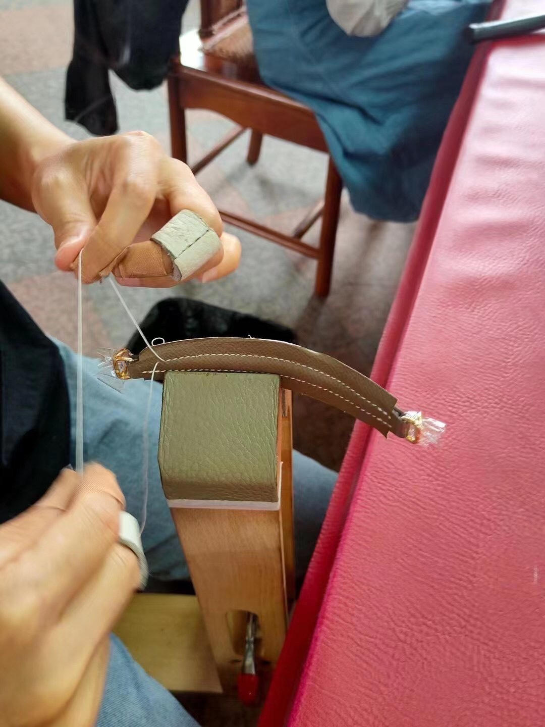 Hermes bag making process:Today squatting one day manual workshop