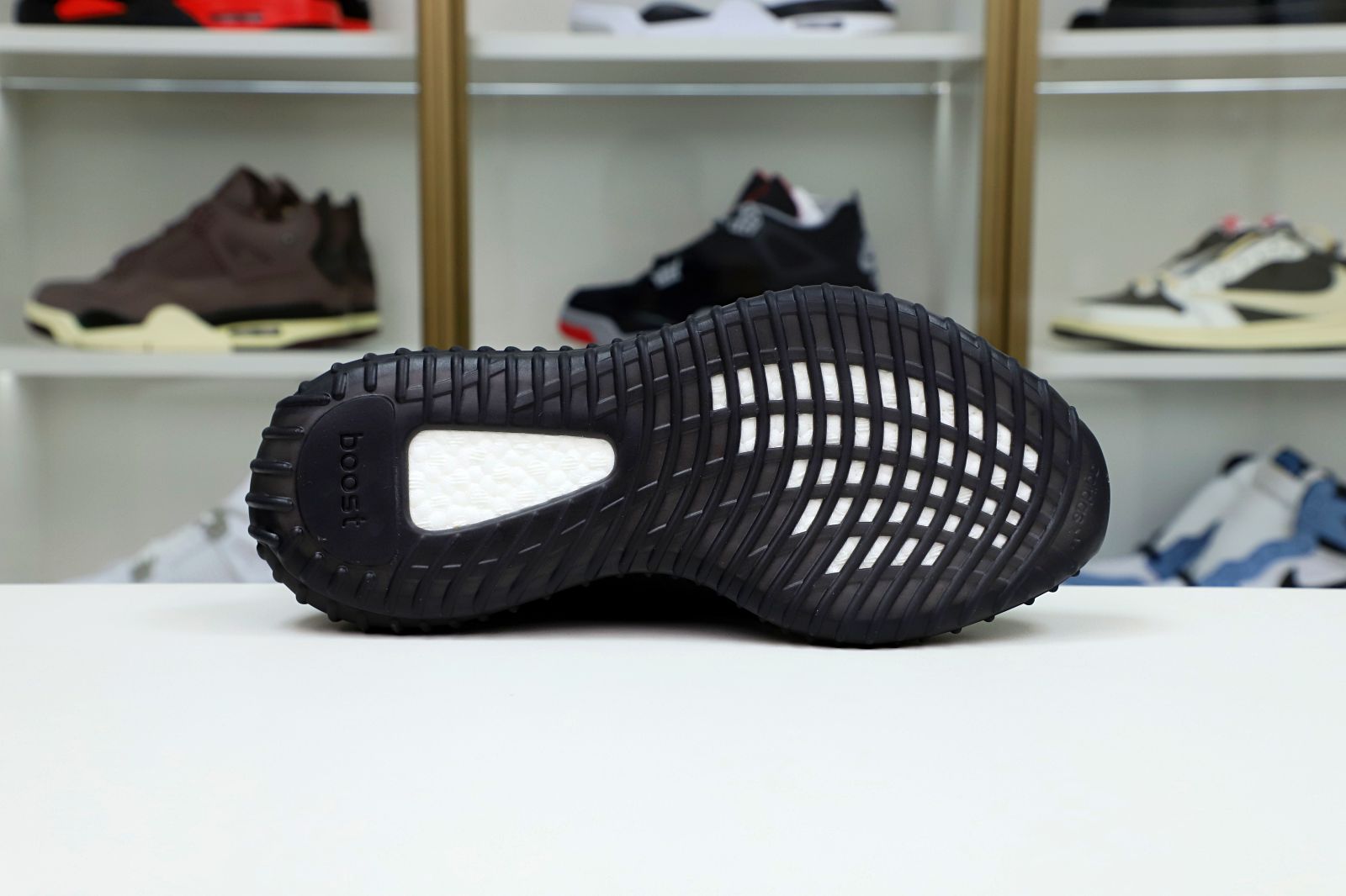 YEEZY BOOST 350 V2 BLACK NON-REFLECTIVE