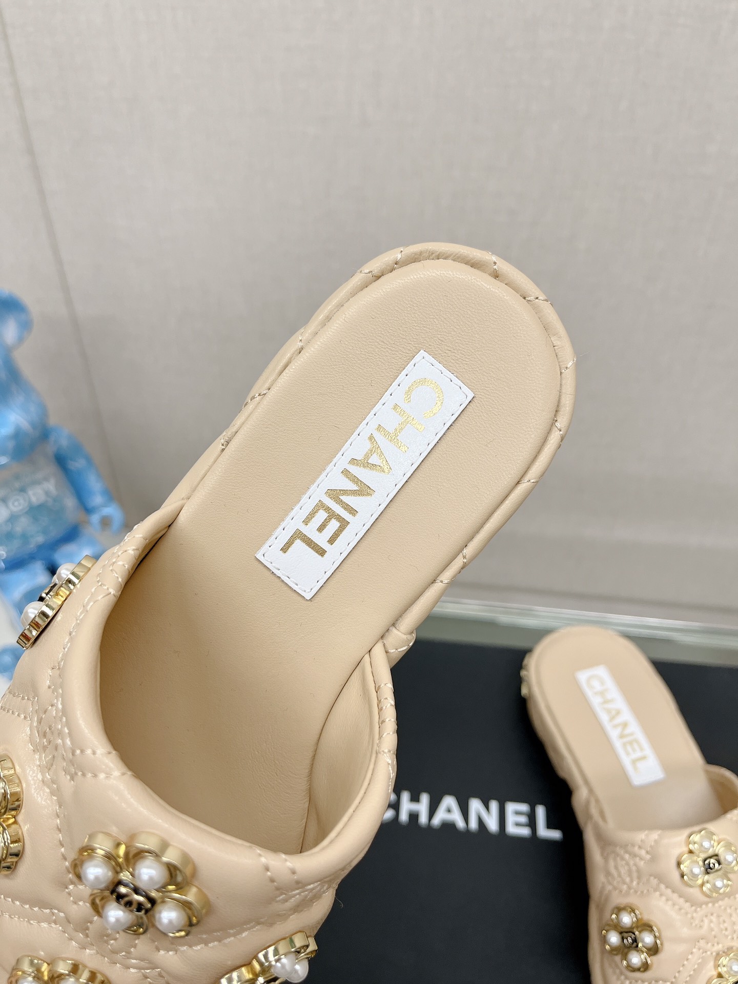 CHANEL water table thick bottom pearl flower slippers original rubber sole