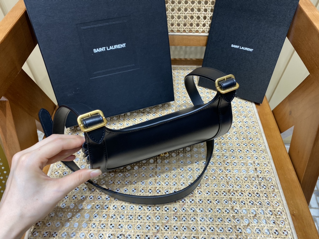 SAINT LAURENT ▪️𝐂𝐡𝐚𝐫𝐥𝐢𝐞▪️684742 original leather