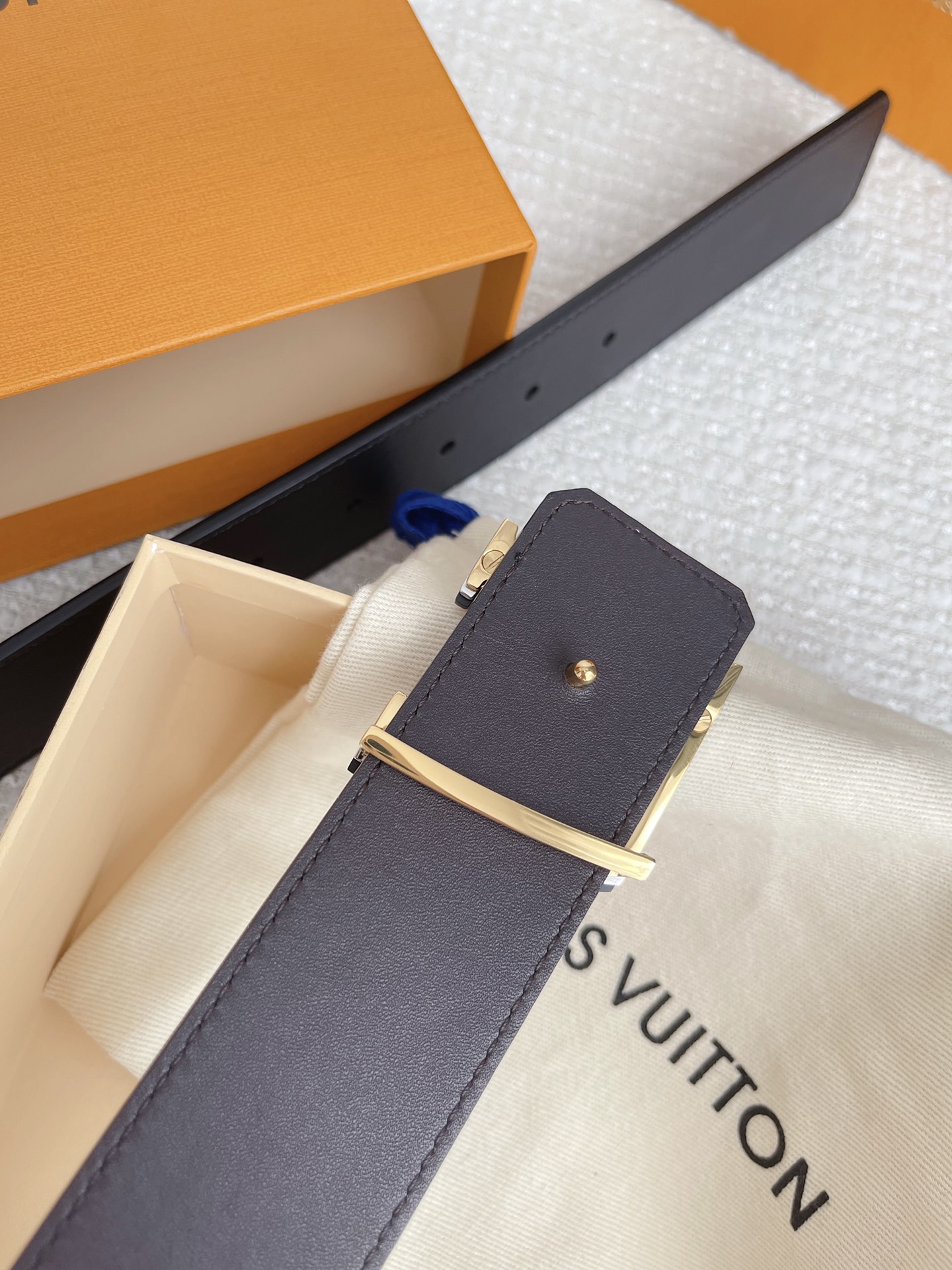 LOUIS VUITTO reversible plain belt