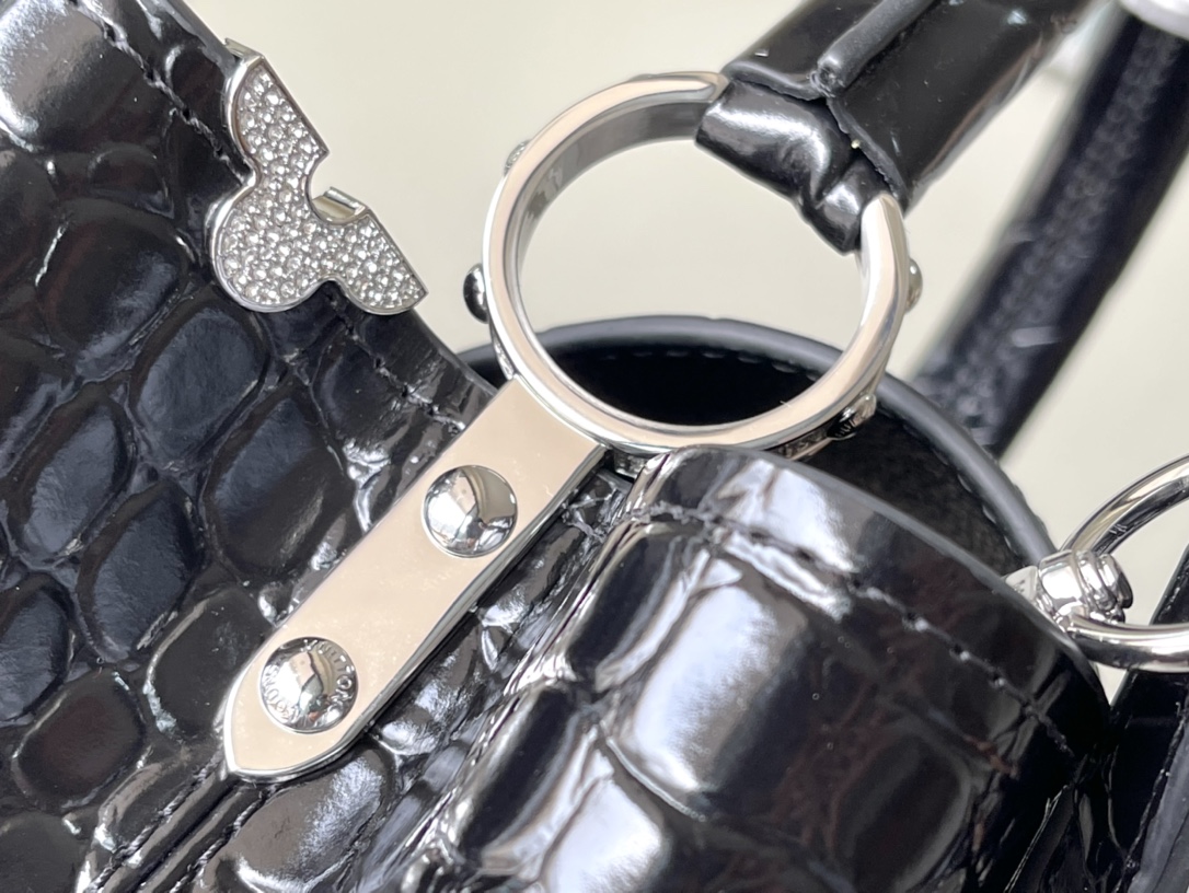 𝐋𝐎𝐔𝐈𝐒 𝐕𝐔𝐈𝐓𝐓𝐎𝐍   M51783