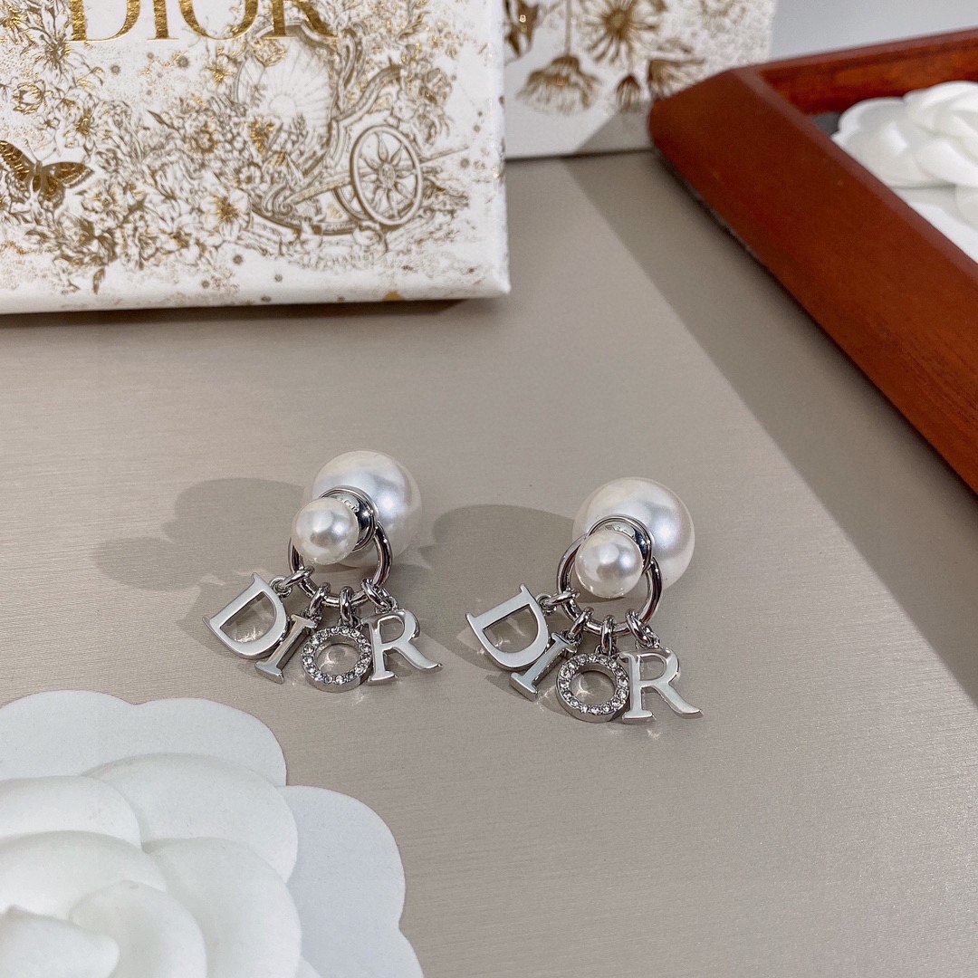Dior pearl earrings