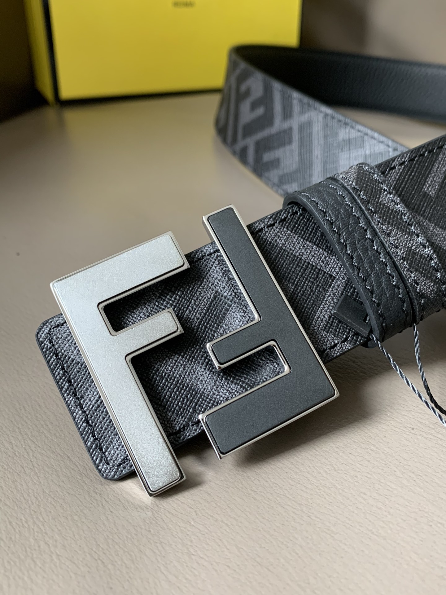 FENDI men's casual reversible belt