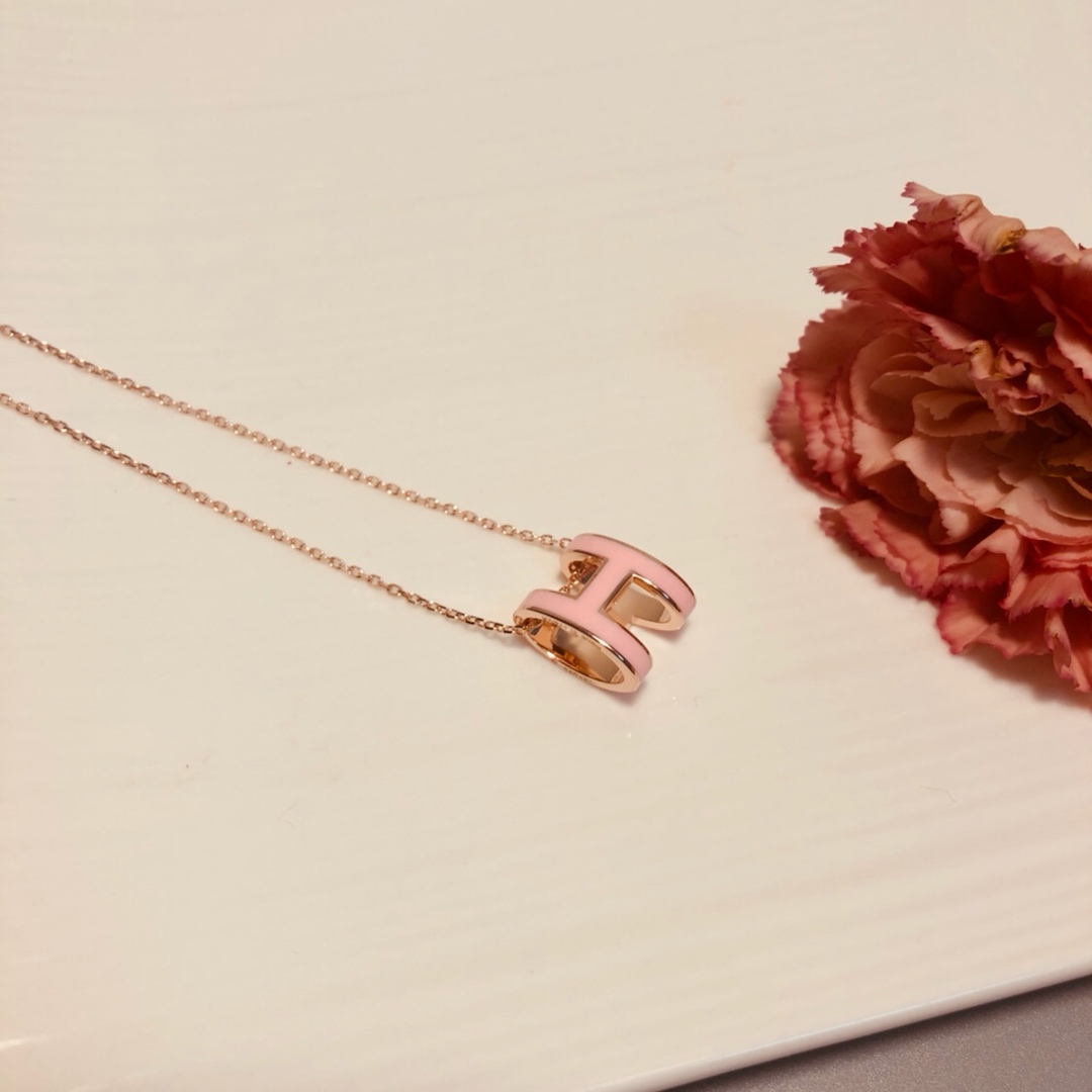 Hermes necklace