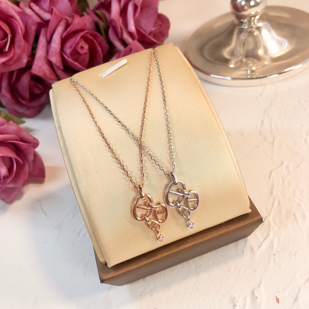 Hermes necklace
