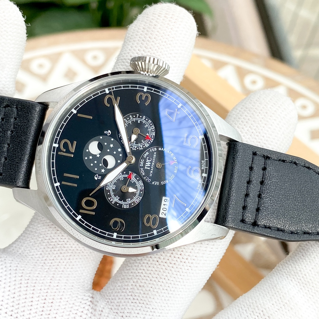 IWC- Fine men's watches Fully automatic mechanical movement, top 316 steel case and strap