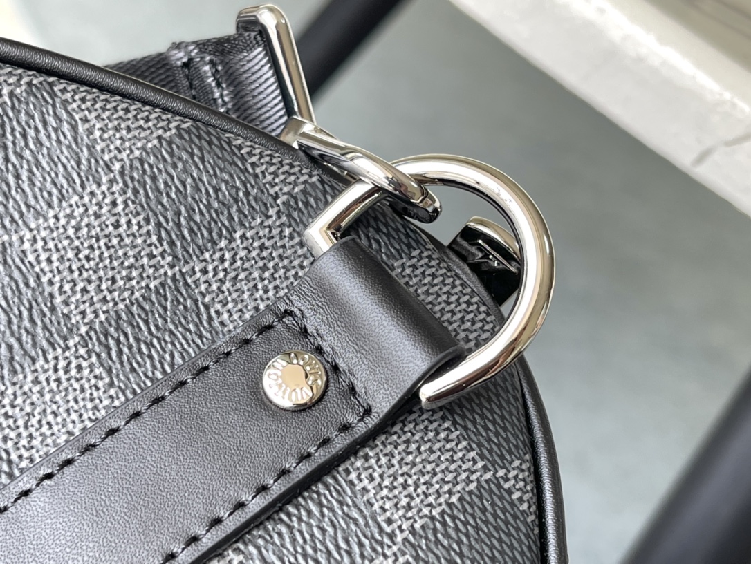 𝐋𝐎𝐔𝐈𝐒 𝐕𝐔𝐈𝐓𝐓𝐎𝐍  N40443 KEEPALL BANDOULIÈRE