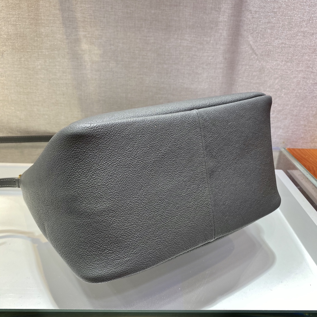 𝐏𝐑𝐀𝐃𝐀 New Model 1BC142