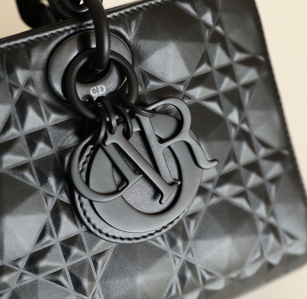 Dior Lady D-Joy is a classic style of the Goliath Bible