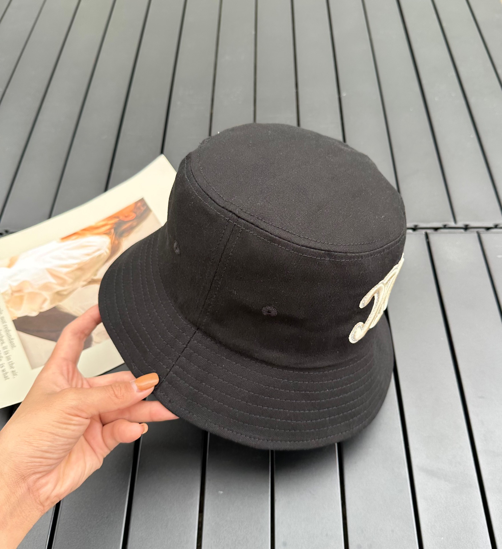 Celine's original single fisherman hat, his sun hat with a large brim