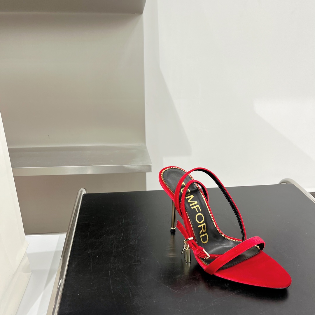 𝒕𝒐𝒎𝒇𝒐𝒓𝒅 𝟐𝟎𝟐𝟐/𝐒𝐒 𝐧𝐞𝐰 TF Tom Ford Gold Heel Padlock Sandals