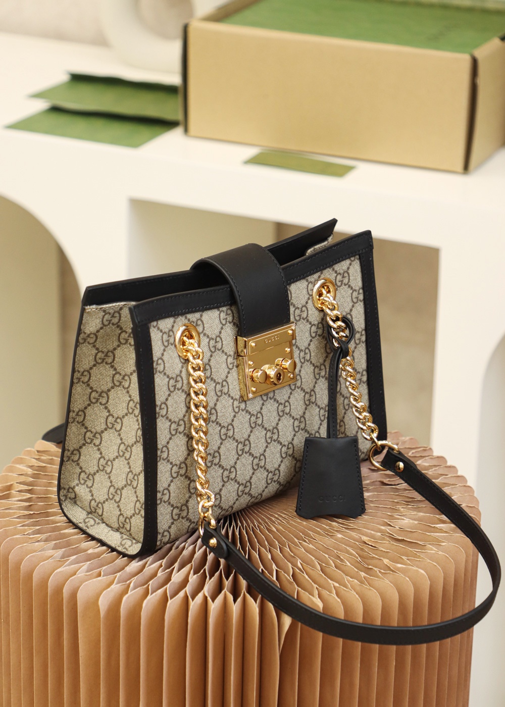 GUCCI 𝐏𝐚𝐝𝐥𝐨𝐜𝐤 series trumpet original leather #498156