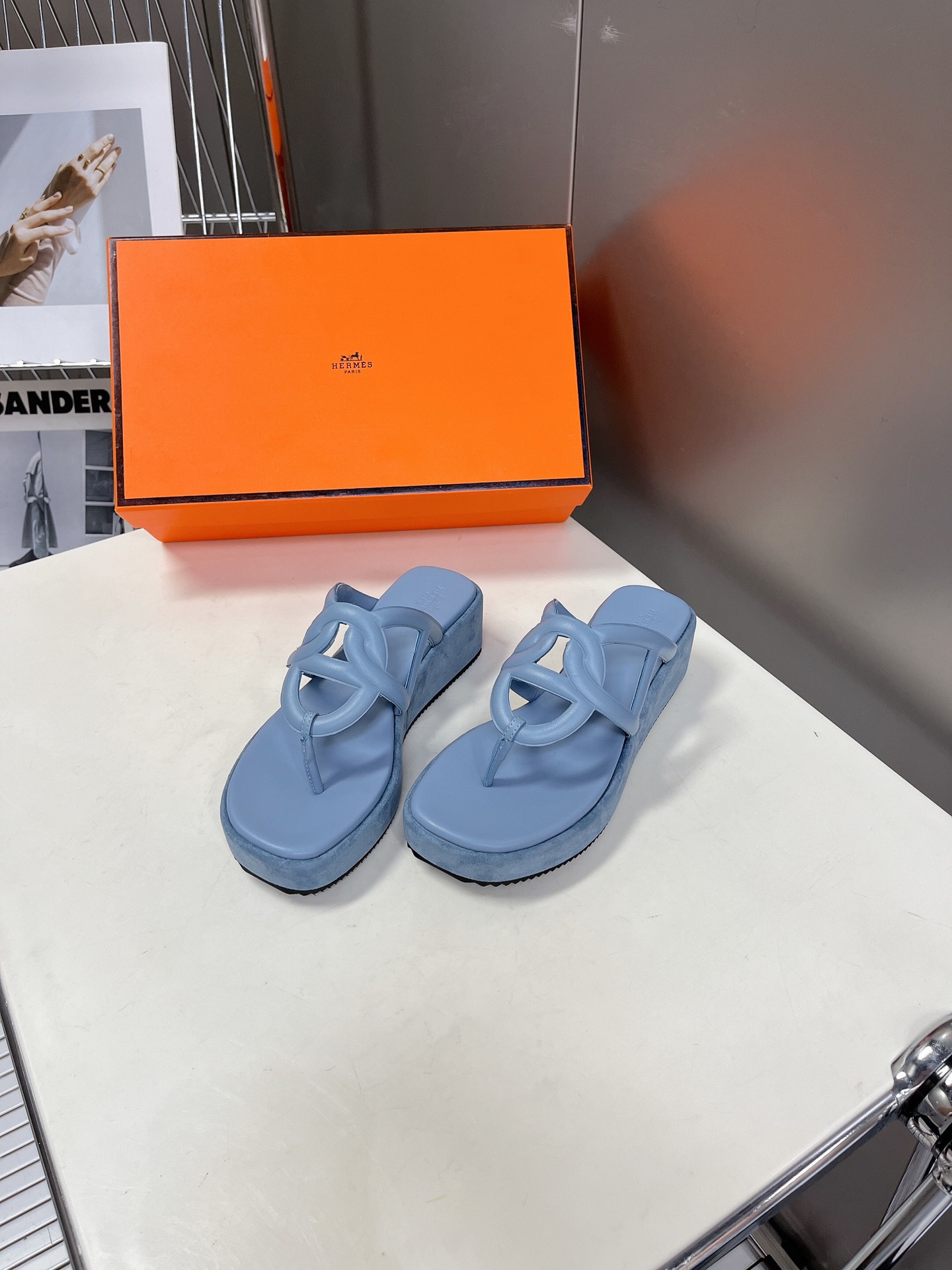 Hermes thick bottom H drag